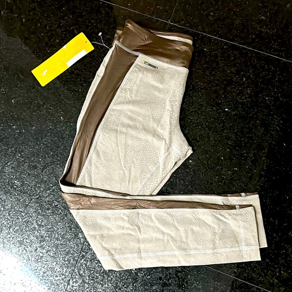 LOLE Leggings (SMALL) BRAND NEW w/ tag!!! ๐ฉท๐๐ปโโ๏ธ๐โโ๏ธ๐๐ฝโโ๏ธ๐๐พโโ๏ธ๐๐ฟโโ๏ธ - Picture 1 of 6